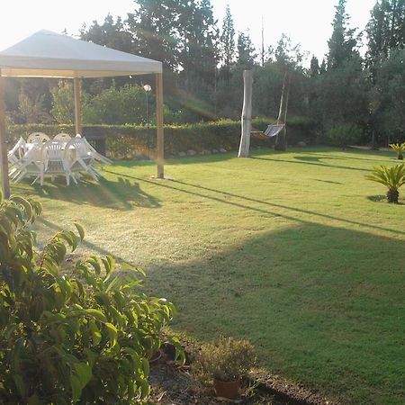 Al Sole Di Pula Bed and Breakfast Εξωτερικό φωτογραφία