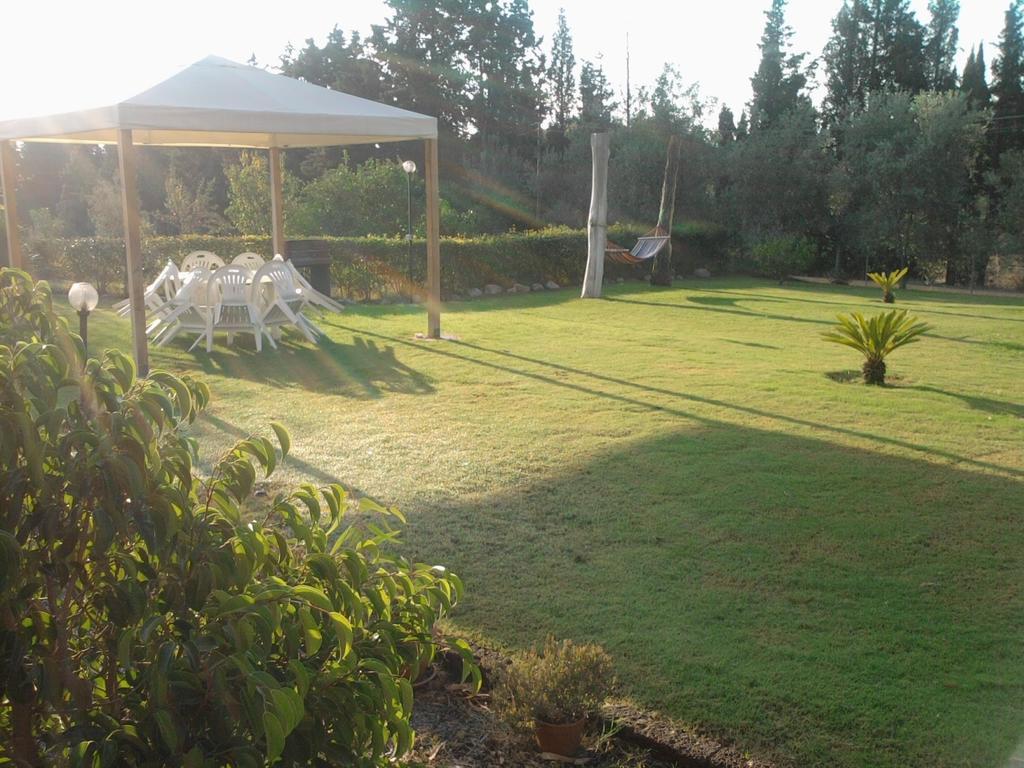 Al Sole Di Pula Bed and Breakfast Εξωτερικό φωτογραφία