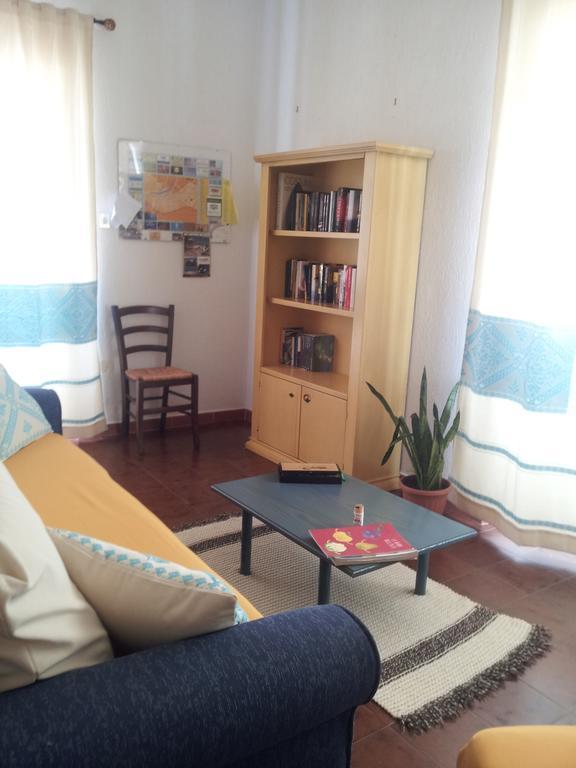 Al Sole Di Pula Bed and Breakfast Εξωτερικό φωτογραφία