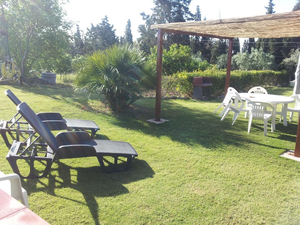 Al Sole Di Pula Bed and Breakfast Εξωτερικό φωτογραφία