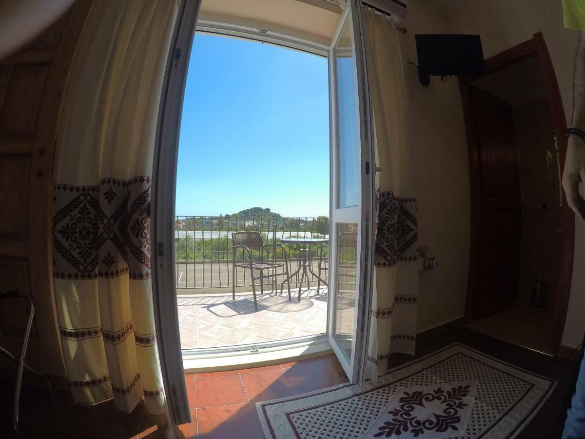 Al Sole Di Pula Bed and Breakfast Εξωτερικό φωτογραφία