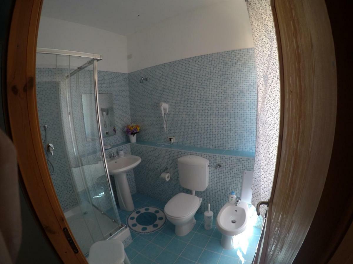 Al Sole Di Pula Bed and Breakfast Εξωτερικό φωτογραφία