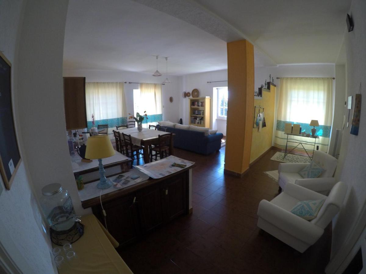 Al Sole Di Pula Bed and Breakfast Εξωτερικό φωτογραφία