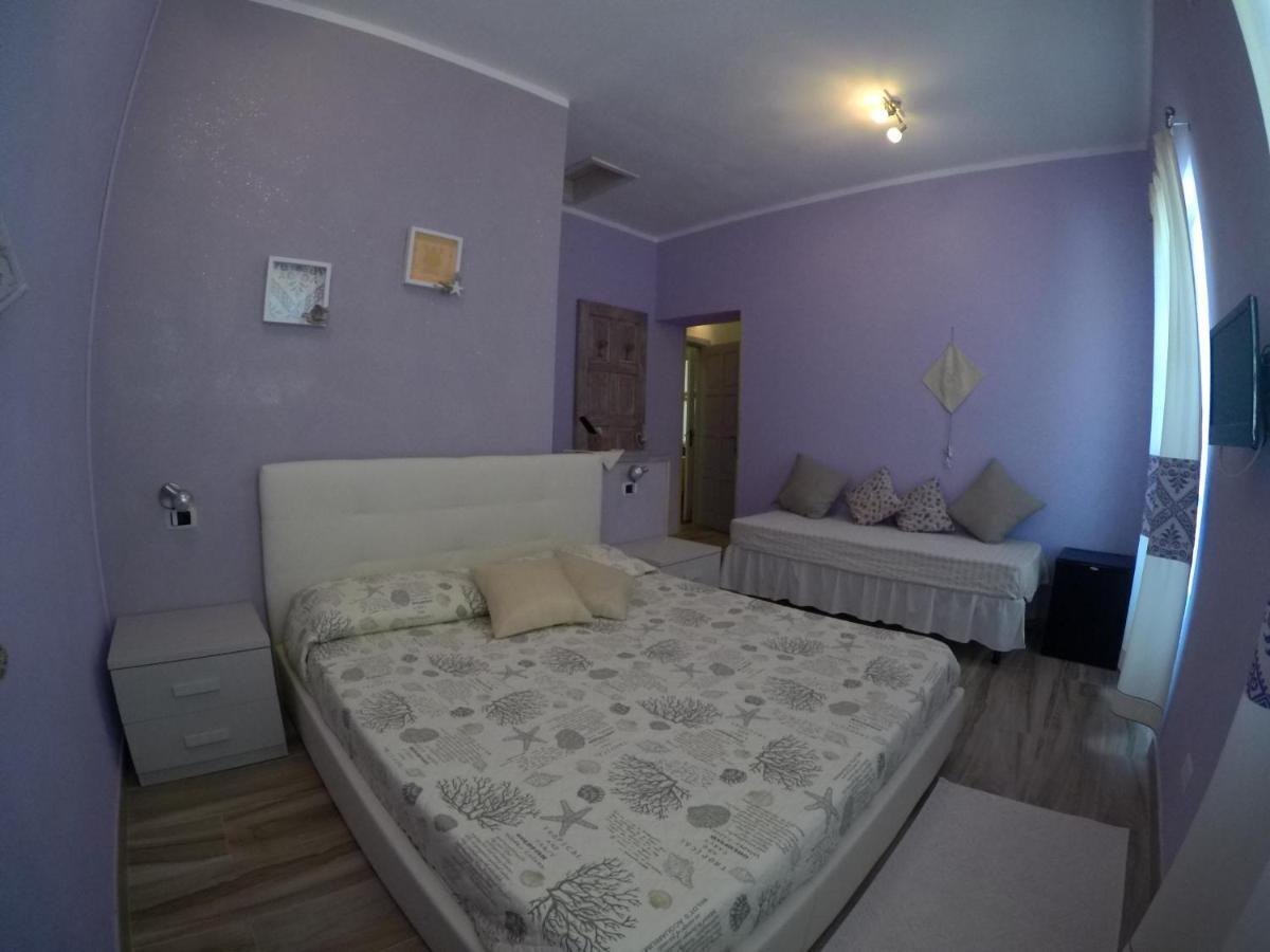 Al Sole Di Pula Bed and Breakfast Εξωτερικό φωτογραφία